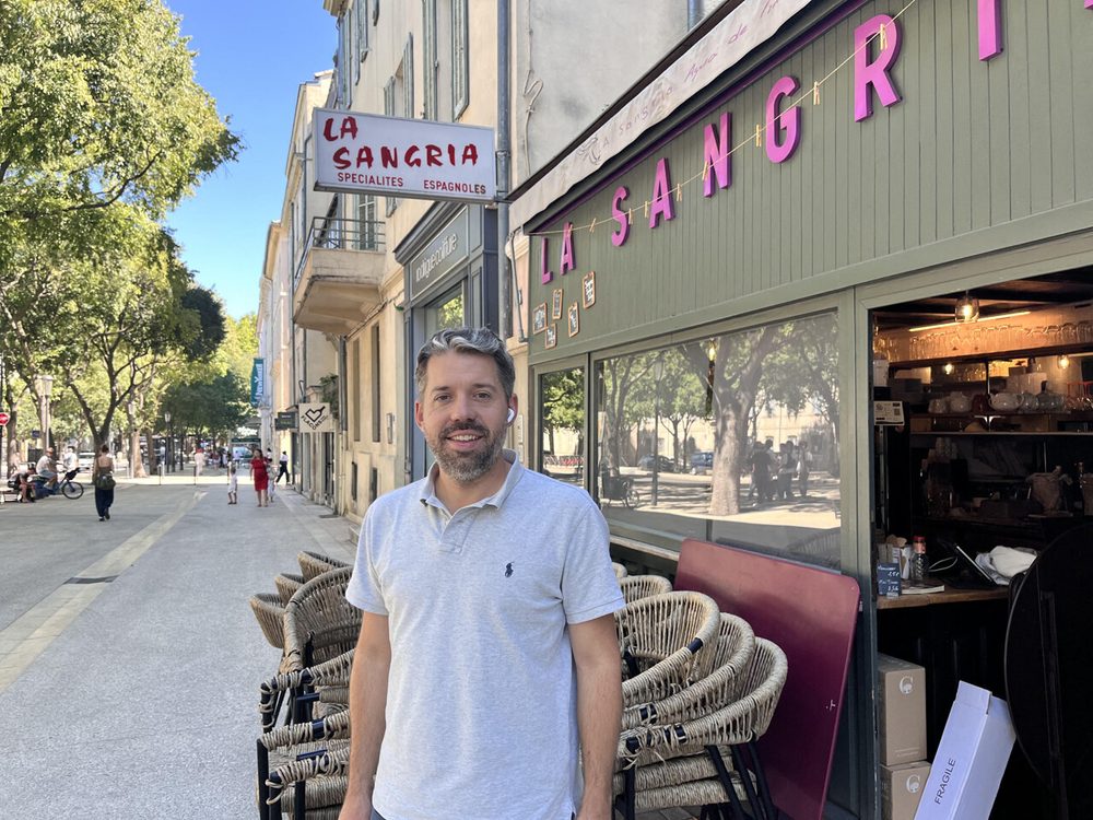 Devanture de La Sangria, spécialités espagnoles, à Nîmes
